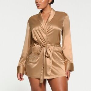 NWT Skims hotel shine satin robe - honey gold medium